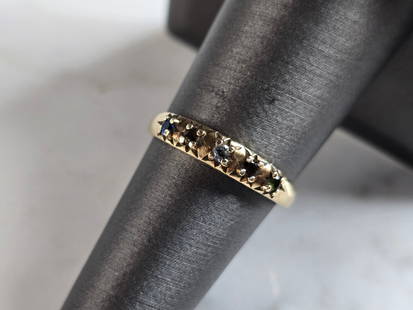 Womens Vintage Estate 10K Yellow Gold Multi Stone Ring: A WOMENS VINTAGE ESTATE 10K YELLOW GOLD MULTI STONE RING. THE RING WEIGHS 1.9g, AND IS ABOUT 1/8" WIDE. THE SIZE OF THE RING IS A 7.0. ANY QUESTIONS PLEASE DO NOT HESITATE TO ASK. BE SURE TO