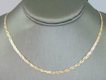 Womens Vintage Estate 14K Yellow Gold Necklace: A WOMENS VINTAGE ESTATE 14K YELLOW GOLD NECKLACE. THE NECKLACE WEIGHS 6.7g. THE NECKLACE MEASURES 18 3/8" LONG BY 1/8" WIDE. MAKES A GREAT GIFT FOR THAT SOMEONE SPECIAL. ANY QUESTIONS, PLEASE ASK.
