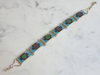 Womens Sterling Silver Flower Bracelet: FOR SALE IS THIS LOVELY WOMENS VINTAGE ESTATE STERLING SILVER FLOWER BRACELET. THE TOTAL WEIGHT IS 22.8g. THE BRACELET MEASURES 7 1/2" LONG BY 5/8" WIDE. ANY QUESTIONS PLEASE DO NOT HESITATE