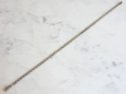 Womens Vintage Estate Sterling Silver Bracelet: A WOMENS VINTAGE .925 STERLING SILVER BRACELET. BRACELET IS ABOUT 10 3/8" LONG BY 1/8" WIDE AND WEIGHS 8.0g. WOULD MAKE A LOVELY GIFT FOR THAT SOMEONE SPECIAL. BE SURE TO CHECK OUT SOME OF MY