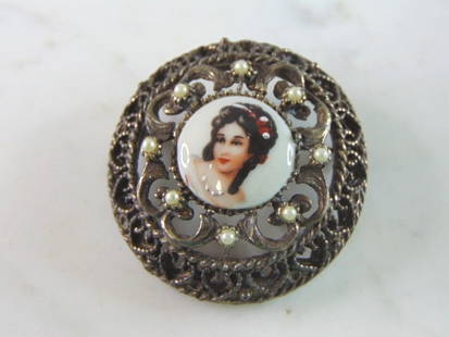 Womens Sterling Silver Hand Painted Porcelain Brooch: FOR SALE IS THIS LOVELY WOMENS VINTAGE ESTATE STERLING SILVER HAND PAINTED FRENCH PORCALIEN BROOCH. BROOCH IS FROM LIMOGES FRANCE. THE TOTAL WEIGHT OF THE BROOCH IS 21.1g, AND MEASURES 1 3/4" IN