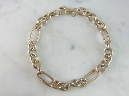 Womens Vintage Sterling Silver Modernist Bracelet: FOR SALE IS A LOVELY VINTAGE ESTATE STERLING SILVER MODERNIST BRACELET, THAT WEIGHS 15.7g. THE BRACELET MEASURES 7 1/2" LONG BY 1/4" WIDE. ANY QUESTIONS PLEASE DO NOT HESITATE TO ASK. BE SURE TO