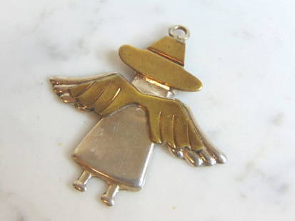 Womens Vintage Estate Sterling Silver Angel Pendant: FOR SALE IS THIS WOMENS VINTAGE ESTATE .925 STERLING SILVER ANGEL PENDANT . PENDANT IS MISSING A BAIL. PENDANT WEIGHS 6.1g AND PENDANT MEASURES 1 3/4" LONG BY 1 3/4" WIDE. MAKES A GREAT GIFT FOR