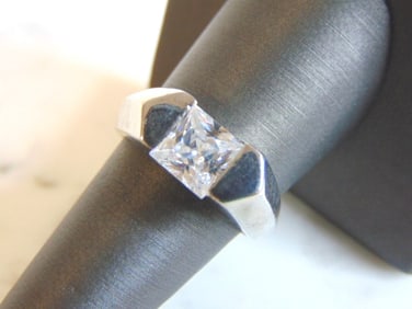 Womens Vintage Estate Sterling Silver CZ Ring