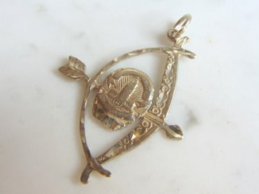 Womens Vintage Sterling Silver Bow & Arrow Pendant