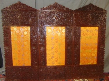ANTIQUE HAND CARVED CHINESE CHANGING SCREEN W/ FLOWERS