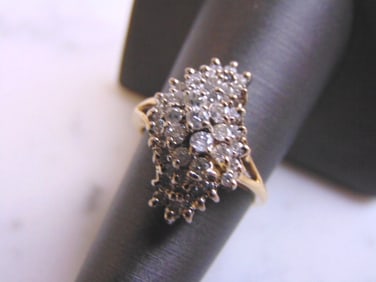 Womens Vintage Estate 14K Gold Diamond Cluster Ring