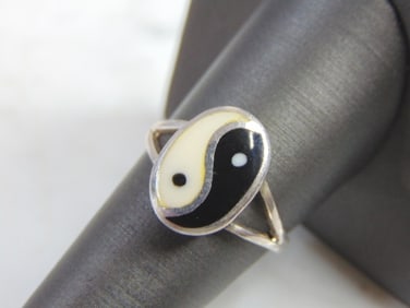 Vintage Estate Sterling Silver Chinese Yin Yang Ring