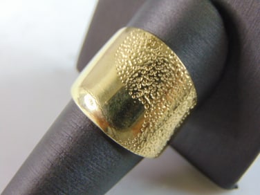 Womens 14K Yellow Gold Modernist Cigar Band Ring