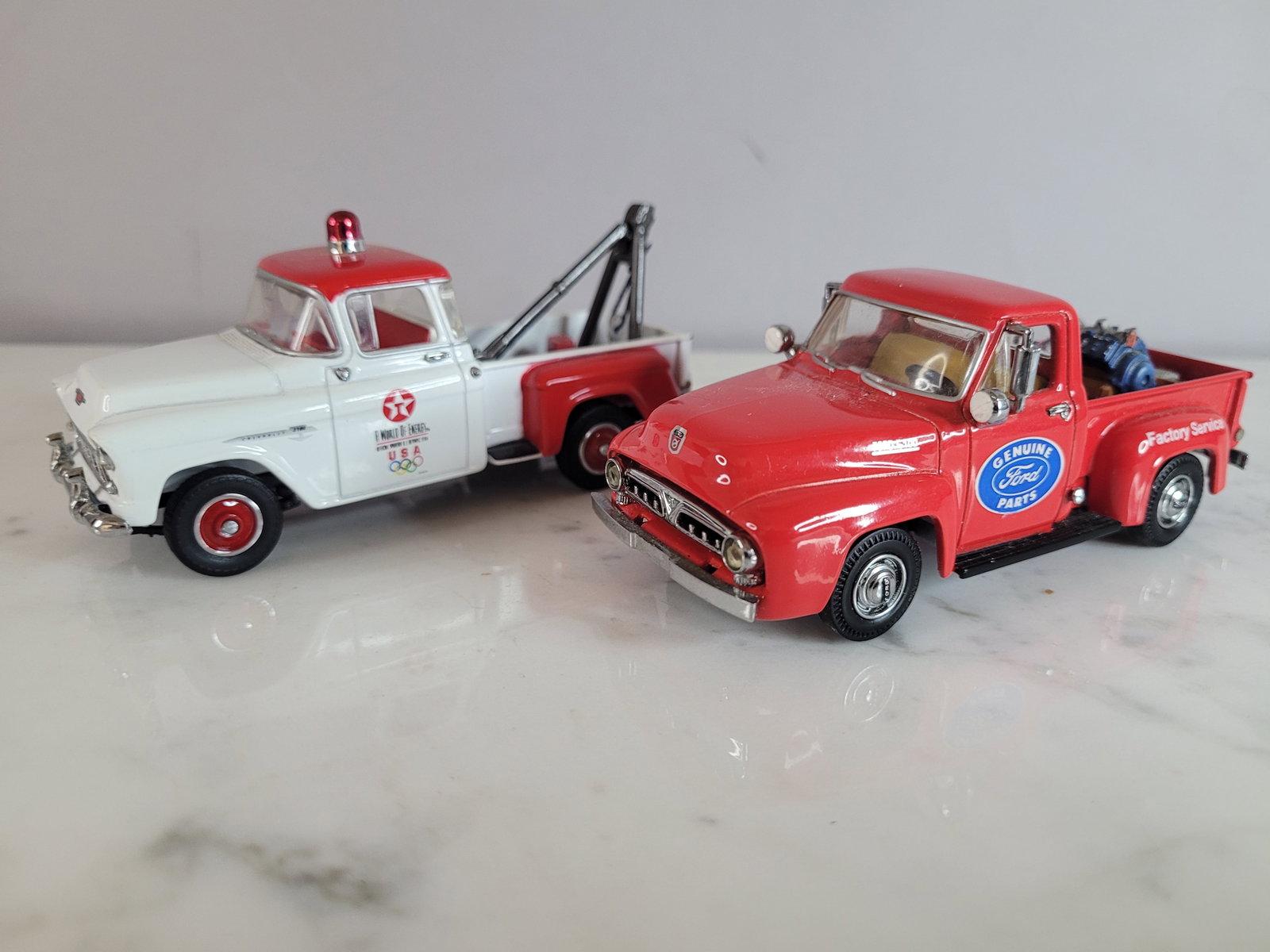 2 Collectible Matchbox Die Cast Ford Chevy Shop Tow Trucks 1/43 Scale (1 of 10)