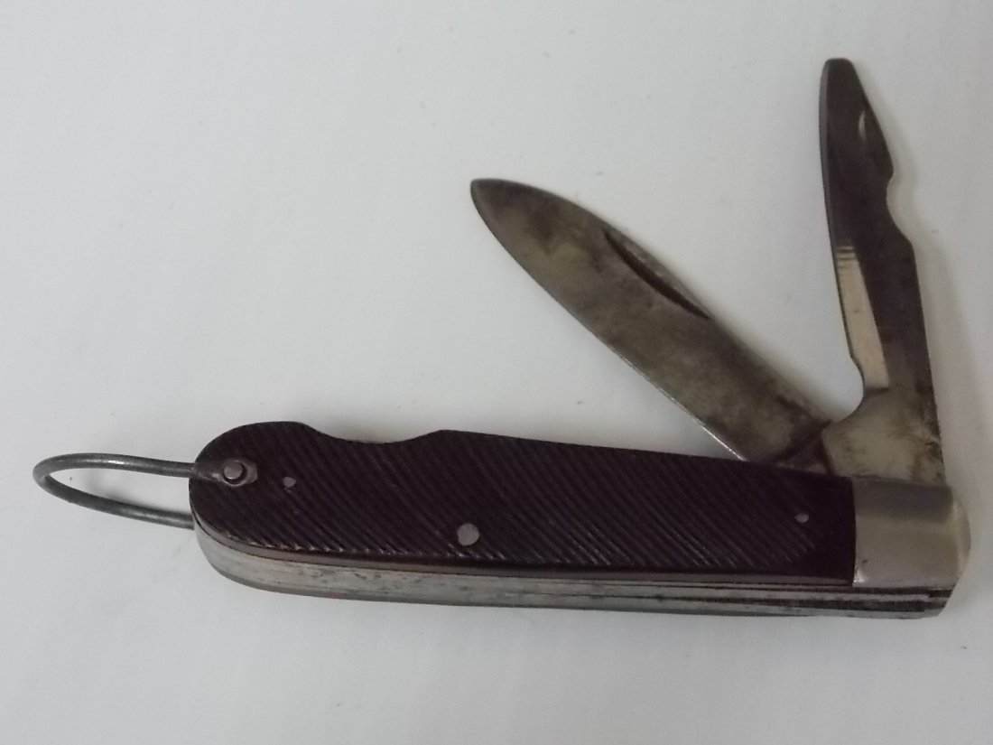 COLLECTIBLE SABRE FOLDING KNIFE: Up for sale is this collectible Sabre folding knife. Knife measures about 6" long and is in good condition for its age. Just needs a little oil. FREE SHIPPING WITHIN THE US. ALL OTHER STATES AND COUNT