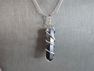 Womens Vintage Estate Sterling Silver Necklace w/ Prism Pendant