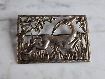 Women's Vintage Estate Sterling Silver Art Deco Stag Brooch: A WOMENS VINTAGE ESTATE STERLING SILVER ART DECO STAG BROOCH. THE BROOCH MEASURES 2" LONG BY 1 1/2" WIDE AND WEIGHS 15.9g. ANY QUESTIONS, PLEASE ASK. BE SURE TO CHECK OUT SOME OF MY OTHER GREAT ITEMS