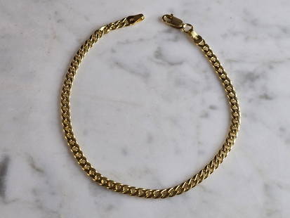 Vintage Estate 14K Yellow Gold Chain Bracelet: A VINTAGE ESTATE 14K YELLOW GOLD CHAIN BRACELET. BRACELET IS 8 1/4" LONG BY 1/8" WIDE, AND WEIGHS 3.6g. BRACELET IS MARKED 14K. THIS WOULD MAKE A LOVELY GIFT FOR THAT SOMEONE SPECIAL. ANY QUESTIONS, P
