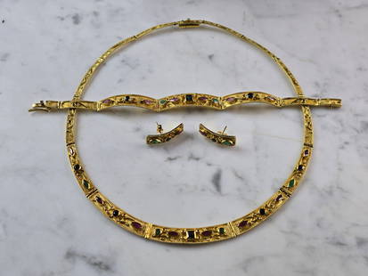 Womens 18k Gold Emerald Sapphire Necklace Bracelet Earring Set: AN ELEGANT WOMENS VINTAGE ESTATE 18K GOLD NECKLACE, BRACELET AND EARRING SET. GEMS ARE EMERALDS, WITH BLUE, AND PINK SAPPHIRES . THE NECKLACE MEASURES ABOUT 17 1/4" LONG BY ABOUT 3/8" WIDE. THE BRACEL