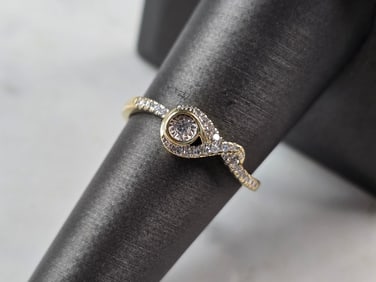 Womens Vintage Estate 10K Yellow Gold Interwoven Diamond Ring