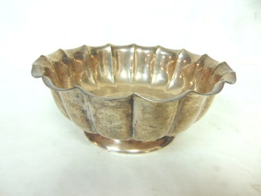 VINTAGE ANTIQUE STERLING SILVER REED & BARTON BOWL 500g