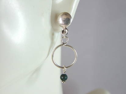 Womens Vintage Estate Sterling Silver Modernist Earrings: FOR SALE IS THIS PAIR OF WOMEN'S FINE STERLING SILVER MODERNIST EARRINGS. THE EARRINGS WEIGH 1.4g AND MEASURES 1 1/4" IN LENGTH BY 1/2" IN WIDTH. CONDITION IS VERY NICE. THEY WOULD MAKE A LOVELY GIFT