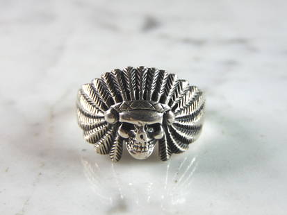 Mens Vintage Estate Sterling Silver Chief Head Ring: FOR SALE IS THIS MENS VINTAGE ESTATE STERLING SILVER CHIEF HEAD RING. THE TOTAL WEIGHT IS 7.5g, AND IS A SIZE 12.5. THIS RING WOULD MAKE A GREAT GIFT FOR SOMEONE SPECIAL. ANY QUESTIONS PLEASE DONT HES