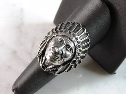 Mens Vintage Estate Sterling Silver Chief Head Ring: FOR SALE IS THIS MENS VINTAGE ESTATE STERLING SILVER CHIEF HEAD RING. THE TOTAL WEIGHT IS 13.3g, AND IS A SIZE 12.0. THIS RING WOULD MAKE A GREAT GIFT FOR SOMEONE SPECIAL. ANY QUESTIONS PLEASE DONT HE