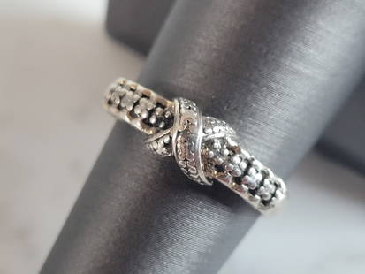 Womens Vintage Estate Sterling Silver Ring: A WOMENS VINTAGE ESTATE STERLING SILVER RING. THE RING WEIGHS 2.7g, AND IS A SIZE 7.75. THE WIDTH OF THE RING IS 1/4". ANY QUESTIONS PLEASE DO NOT HESITATE TO ASK. BE SURE TO CHECK OUT SOME OF MY OTHE
