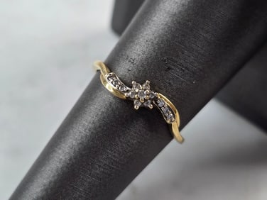 Womens Vintage Estate 18K Yellow Gold Diamond Ring