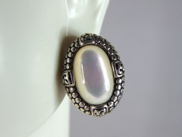 Womens Vintage Estate Sterling Silver M.O.P. Earrings