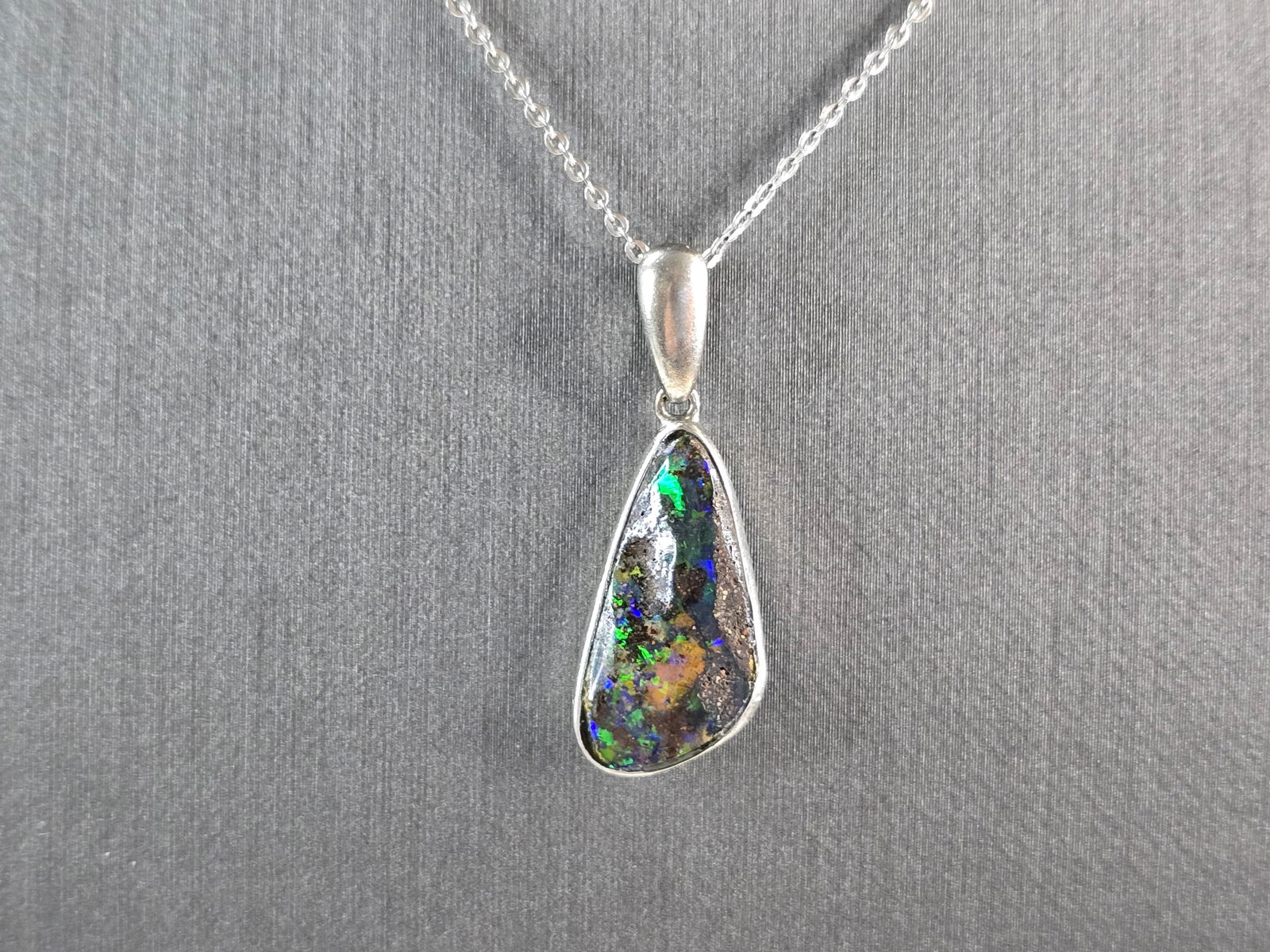 Womens Vintage Estate Sterling Silver Opal Pendant W/ Necklace (1 of 4)