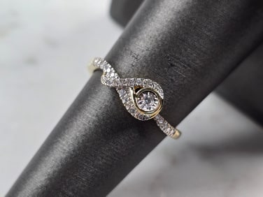 Womens Vintage Estate 10K Yellow Gold Diamond Love Ring