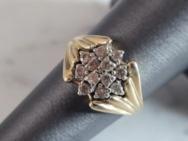 Womens Vintage Estate 14k Gold Diamond Cluster Ring