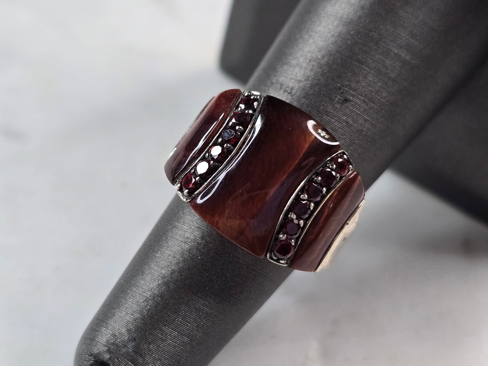 Womens Vintage Sterling Silver Modernist Tigers Eye Garnet Ring (1 of 5)