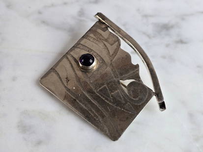 Womens Vintage Estate Sterling Silver Modernist Brooch: A WOMENS VINTAGE ESTATE STERLING SILVER MODERNIST BROOCH. THE BROOCH MEASURES 2" BY 1 1/2", AND WEIGHS 8.4g. BROOCH IS NOT MARKED BUT IT HAS BEEN TESTED AND IS GUARANTEED TO BE AS DESCRIBED. ANY QUEST
