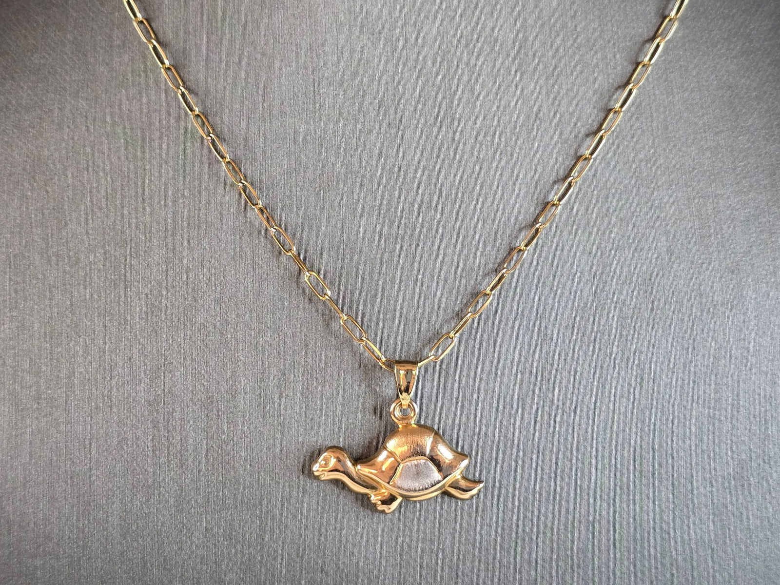 Womens Vintage Estate 14K Gold Necklace W/ Turtle Pendant (1 of 5)