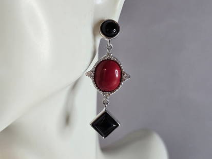 Womens Vintage Estate Sterling Silver Art Deco Style Earrings: A PAIR OF WOMENS STERLING SILVER ART DECO STYLE EARRINGS. NOT SURE IF STONES ARE NATURAL OR MAN MADE. EARRINGS WEIGH 8.7g, AND MEASURE 1 3/4" LONG BY 5/8" WIDE. ANY QUESTIONS, PLEASE DO NOT HESITATE T