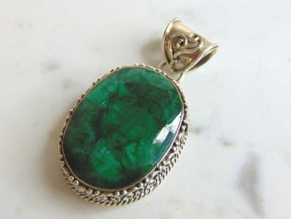 Womens Vintage Sterling Silver Aventurine Pendant: FOR SALE IS THIS WOMENS VINTAGE ESTATE .925 STERLING SILVER AVENTURINE STONE PENDANT . NOT SURE IF STONE IS REAL OR MAN MADE. PENDANT WEIGHS 21.9g AND PENDANT MEASURES 2" LONG BY 1" WIDE. MAKES A GREA