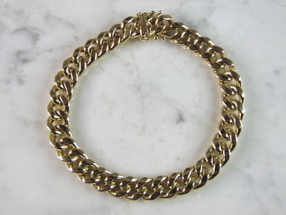 Mens Vintage Estate 14K Yellow Gold Chain Link Bracelet: A MENS VINTAGE ESTATE 14K YELLOW GOLD CHAIN LINK BRACELET . THE BRACELET MEASURES 8 3/4" LONG BY 3/8" WIDE AND WEIGHS 22g. WOULD MAKE A GREAT GIFT FOR THAT SPECIAL SOMEONE. ANY QUESTIONS PLEASE DO NOT