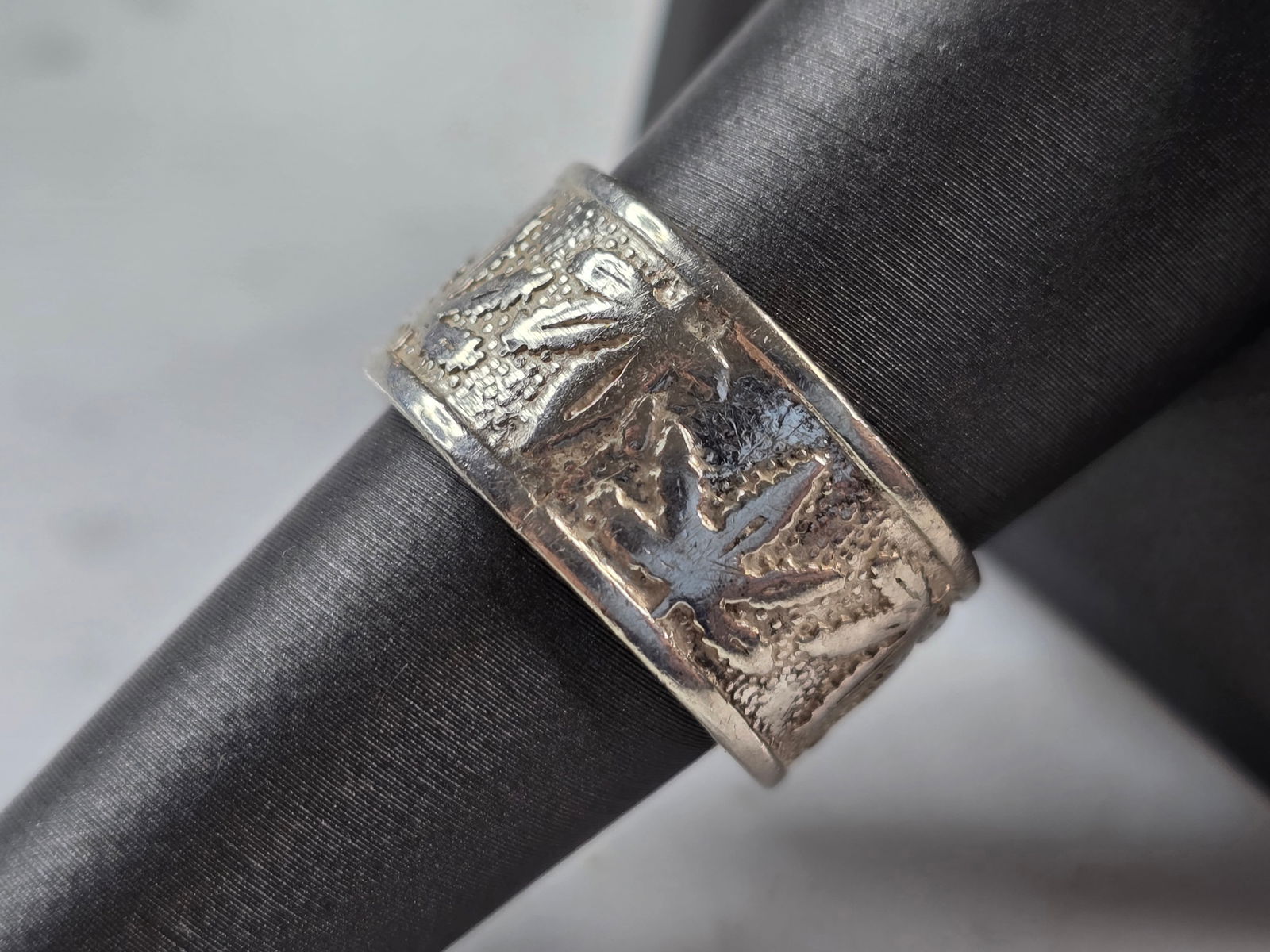 Mens Vintage Sterling Silver Cannabis Marijuana Pot Weed Band Ring (1 of 4)