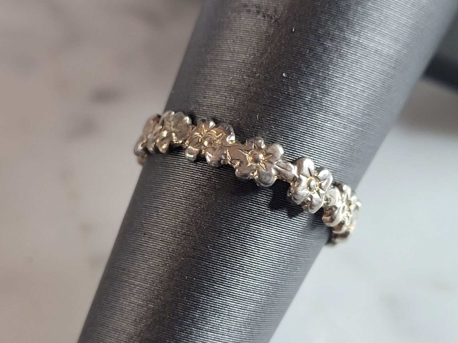 Womens Vintage Estate Sterling Silver Flower Ring (1 of 3)