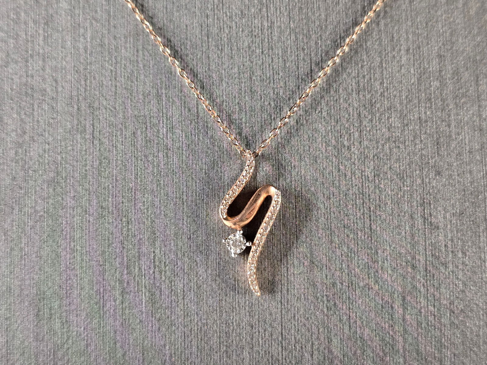 Womens Vintage Estate 10K Rose Gold Diamond Pendant Necklace (1 of 4)