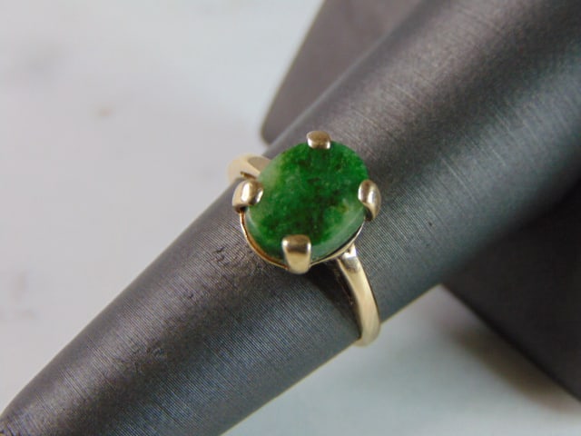 Womens Vintage Estate 10K Yellow Gold Jade Ring (1 of 5)