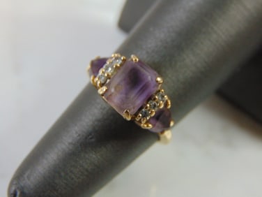 Womens 14K Yellow Gold Amethyst Diamond Ring
