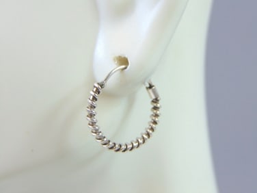 Womens Vintage Estate Sterling Silver Hoop Earrings