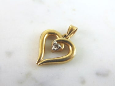 Womens Vintage Estate 10K Gold Diamond Heart Pendant