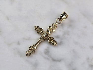 Womens 10k Yellow Gold Religious Crucifix Cross Heart Pendant