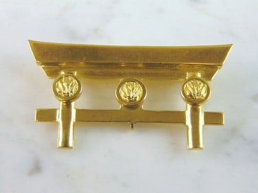 Womens Vintage Estate Solid 18K Gold Chinese Brooch