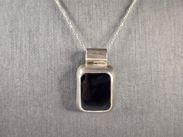 Womens Vintage Estate Sterling Silver Onyx Pendant Necklace