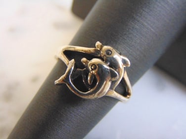 Womens Vintage Estate Sterling Silver Dolphins Ring