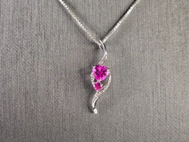 Womens Vintage Estate Sterling Silver Heart Pendant W/ Necklace