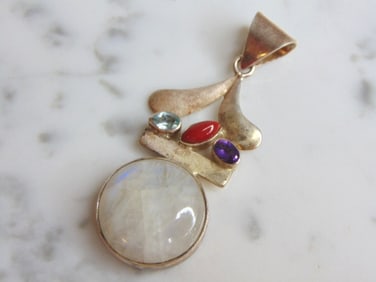 Womens Vintage Sterling Silver Multi Stone Pendant