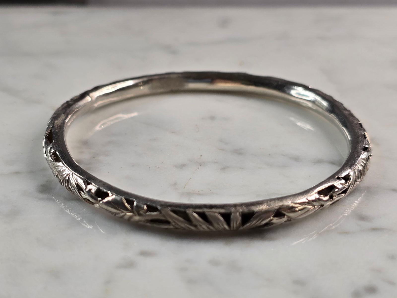 Womens Vintage Estate Sterling Silver Bangle Bracelet (1 of 4)